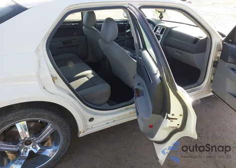 2005 Chrysler 300C from USA, damaged, VIN 2C3AA63H95H668778